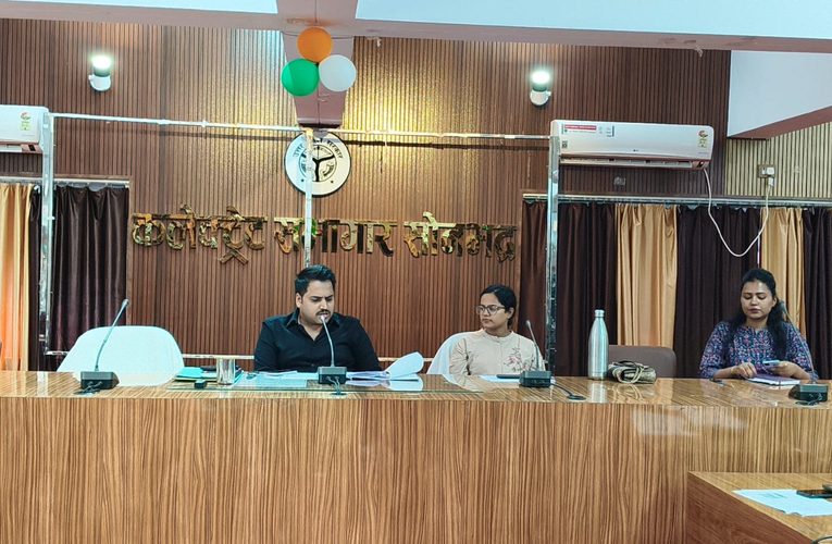 ग्रामीणों ने बताई हर घर नल योजना की हकीकत, डीएम ने कंपनी को थमाया नोटिस