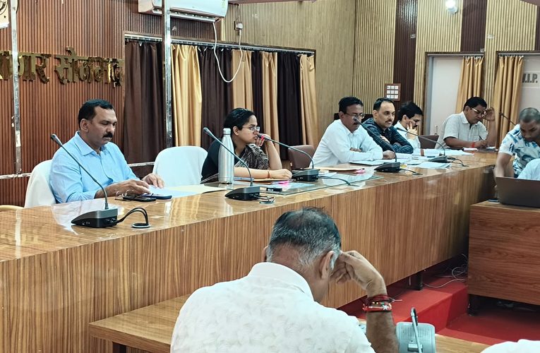 नवीन व्यवस्था अन्तर्गत सी0एम0 डैशबोर्ड के माध्यम से मुख्य विकास अधिकारी ने की विकास कार्यों की समीक्षा बैठक