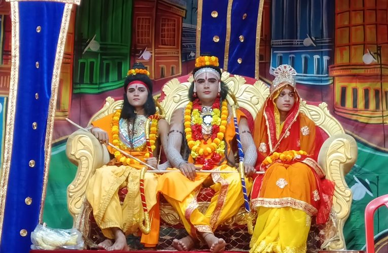 रेलवे रामलीला में सूर्पणखा की नाक-कान काटने, खर-दूषण वध और सीता हरण की लीला का हुआ मंचन