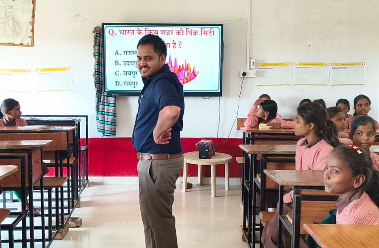 स्मार्ट क्लास से बच्चों की सीखने की क्षमता में निखार, जिलाधिकारी ने की सराहना