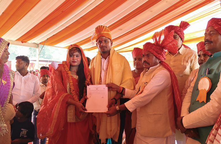 225 जोड़ों का सामूहिक विवाह, 216 ने लिए सात फेरे तो 9 का हुआ निकाह.पूर्वा टाइम्स – ब्यूरो