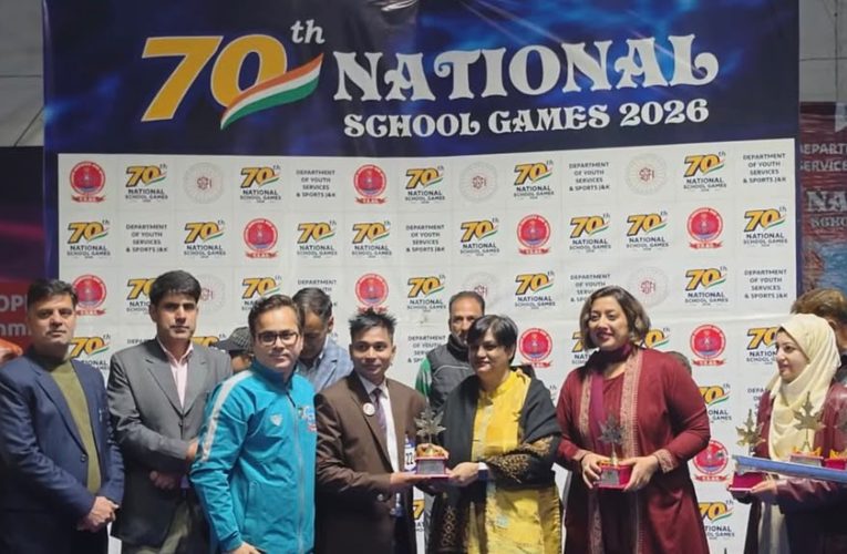 SGFI नेशनल गेम्स में चमके सोनभद्र के रवि सिंह, जम्मू-कश्मीर सरकार के खेल विभाग ने मोमेंटो देकर किया सम्मानित |