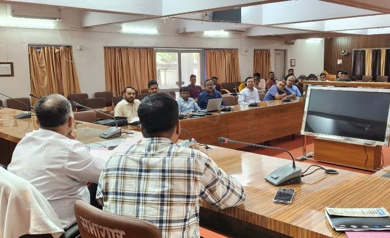 प्रधानमंत्री उज्ज्वला योजना के लाभार्थियों को वित्तीय वर्ष 2026-27 में दो निःशुल्क एलपीजी सिलेंडर रिफिल उपलब्ध कराने के संबंध में समीक्षा बैठक आयोजित
